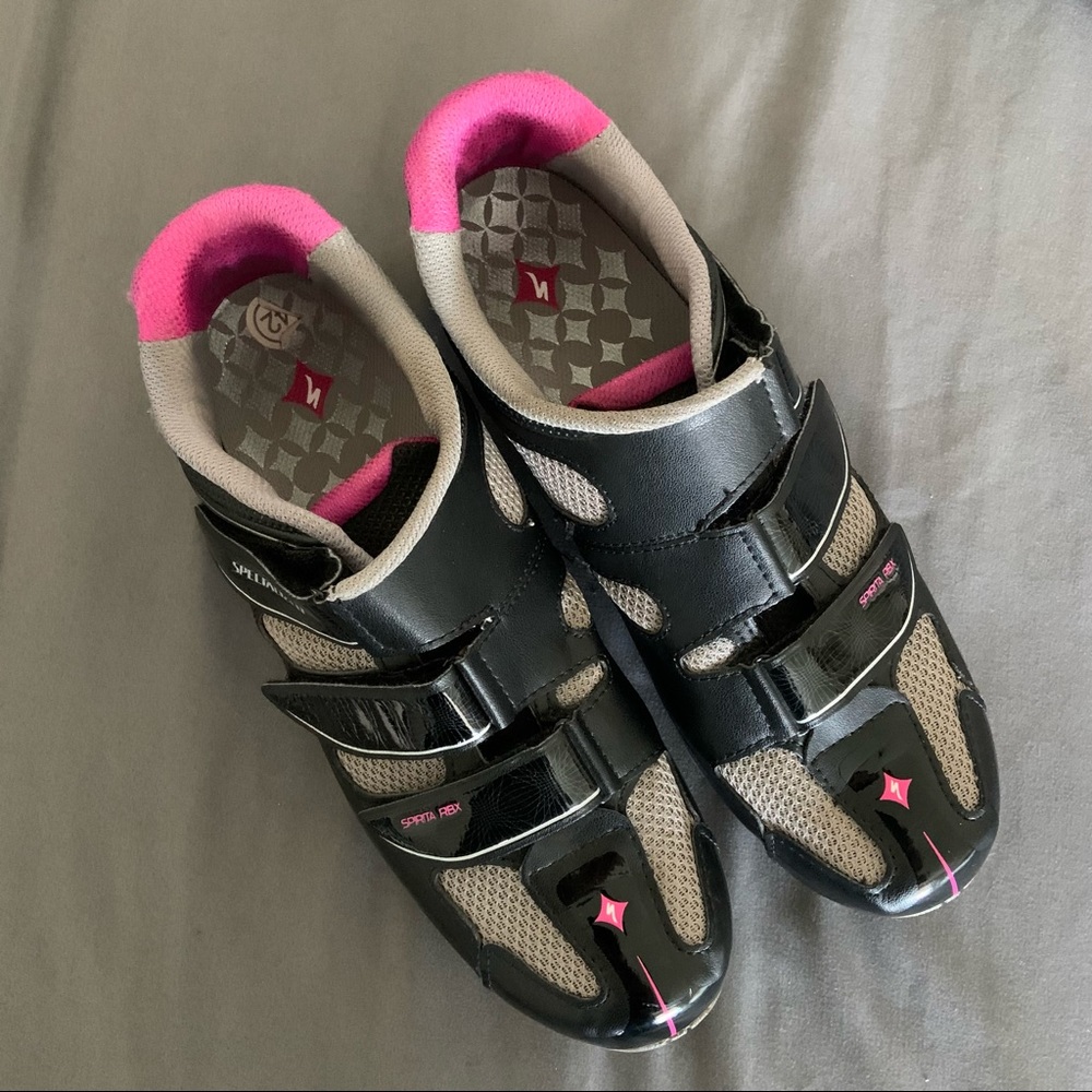 Specialized cycling shoe with SPD cleats fits 9.5